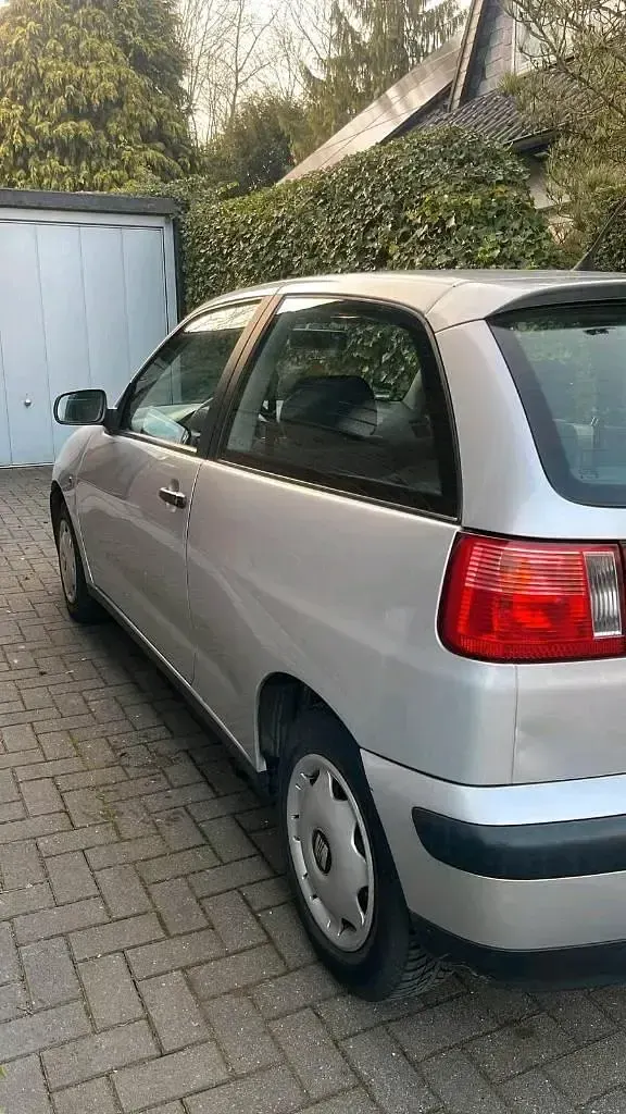 Second-hand Seat Ibiza 2000 Argintiu Hatchback