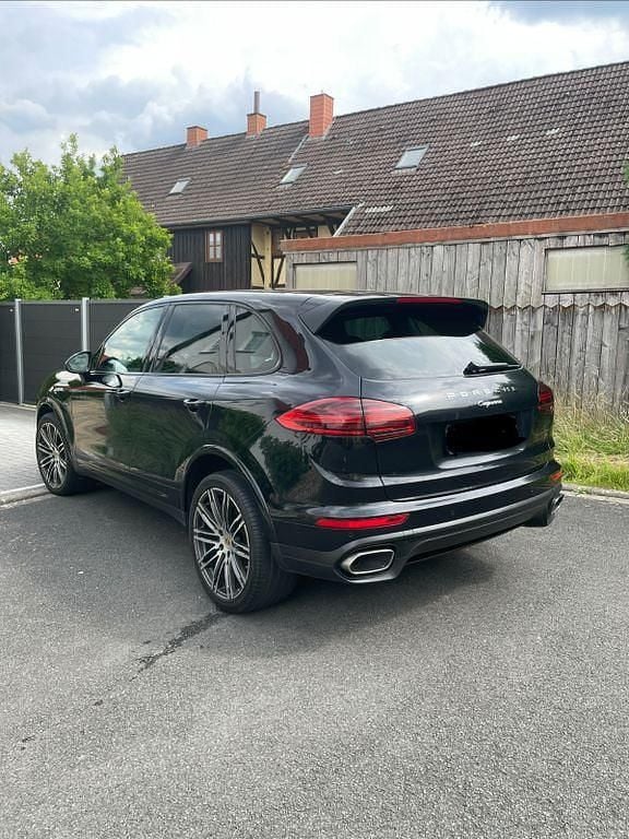 Schwarz Gebraucht 2017 Porsche Cayenne Platinum Edition SUV | 35.900 € (Fairer Preis) - Bild 1/4