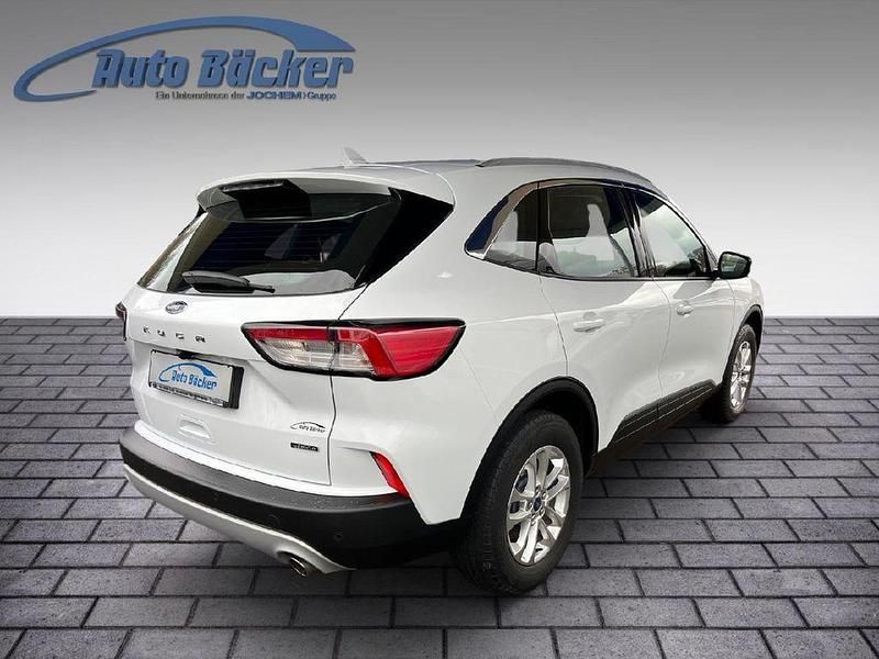 Gebraucht Ford Kuga Titanium 224 PS (164 kW) 2022 Weiß SUV