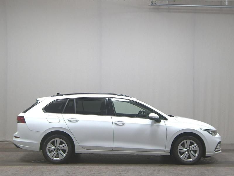 Gebraucht VW Golf VIII Pro 131 PS (96 kW) 2022 Weiss Kombi