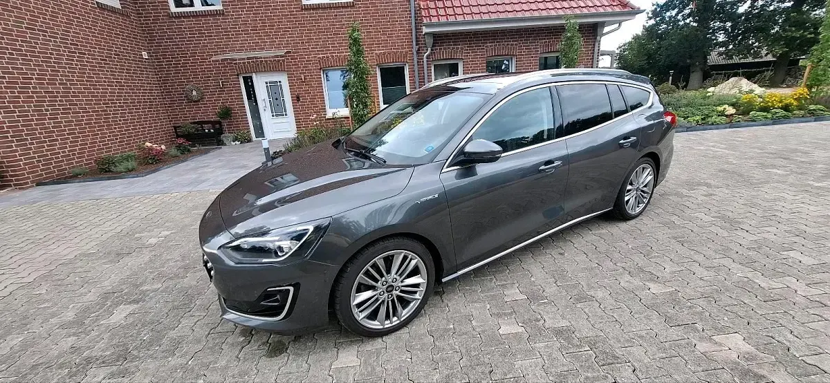 Gebraucht Ford Focus Vignale 120 PS (88 kW) 2020 Grau Kombi