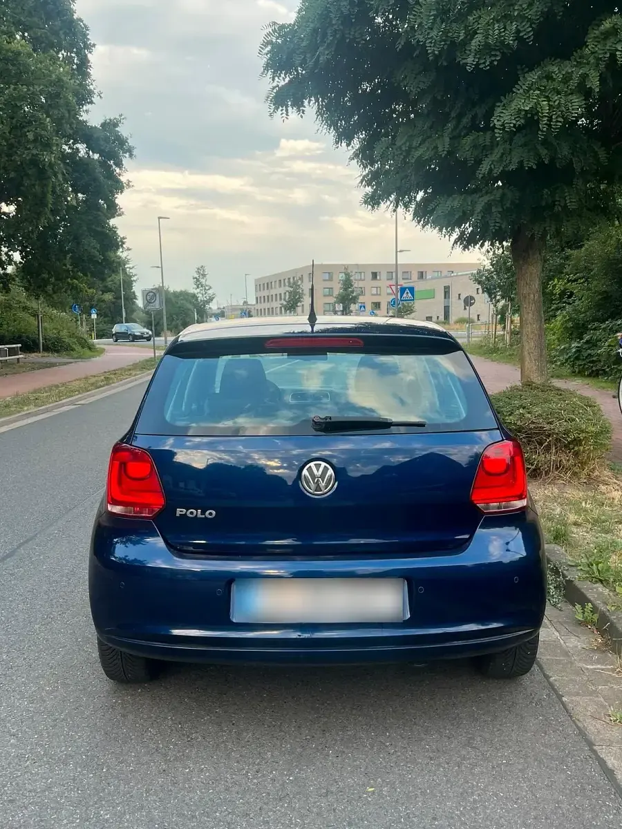 Gebraucht VW Polo 60 PS (44 kW) 2010 Blau Kleinwagen