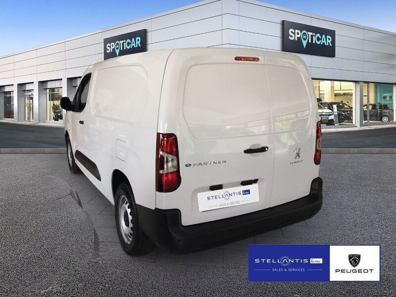 Gebraucht Peugeot E-Partner Premium 100 kW (136 PS) 2024 Weiß (kaolin weiß) Van / Kleinbus