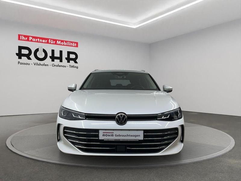 Gebraucht VW Passat Business 150 PS (110 kW) 2025 Oryxweiss perlmutteffekt Kombi