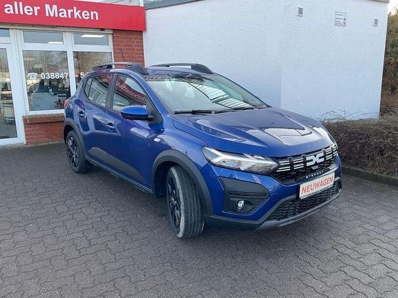 Gebraucht Dacia Sandero Expression 91 PS (66 kW) 2024 Blau Kleinwagen