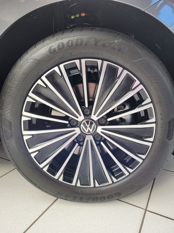 Gebraucht VW Passat Elegance 150 PS (110 kW) 2024 Grau Kombi
