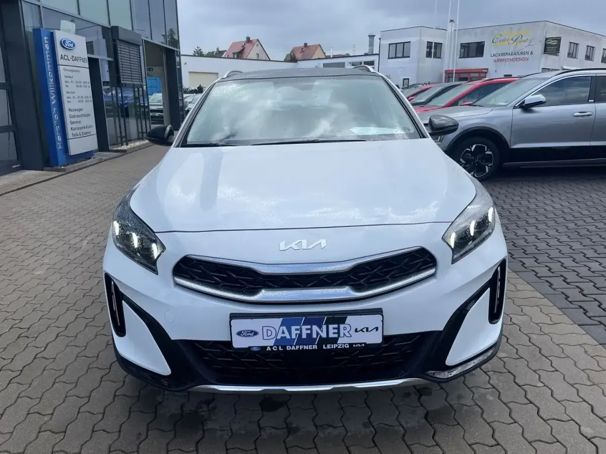 Neu Kia XCeed Spirit 140 PS (102 kW) 2025 (hw2) deluxe white m SUV