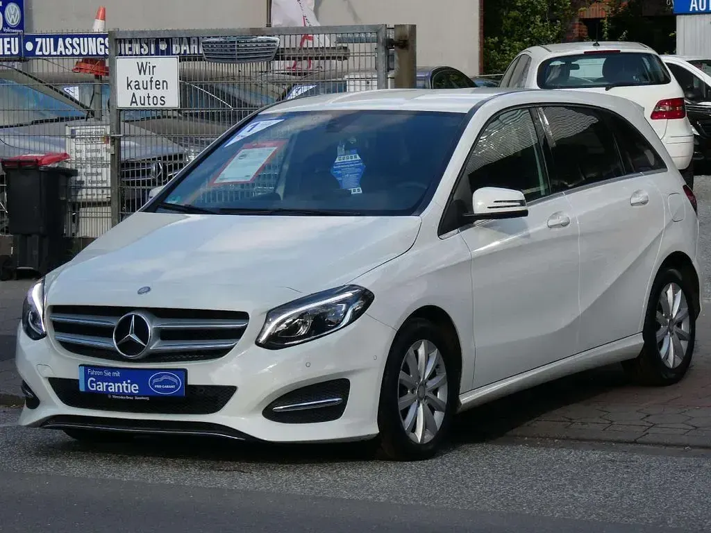 Gebraucht Mercedes B200 Style 156 PS (114 kW) 2017 Weiß Kleinwagen