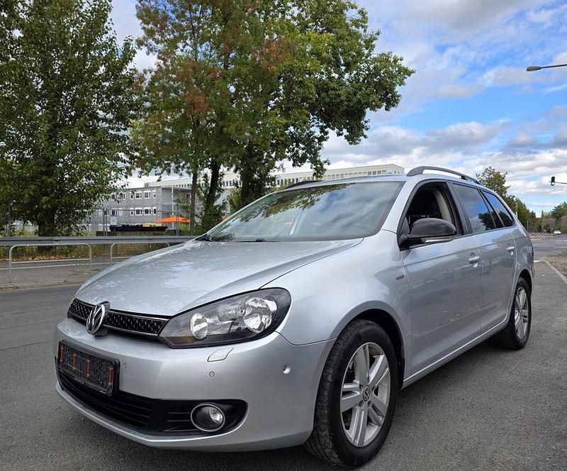 Silber Gebraucht 2013 VW Golf VI Match Limousine | 5.490 € (Guter Preis) - Bild 1/4