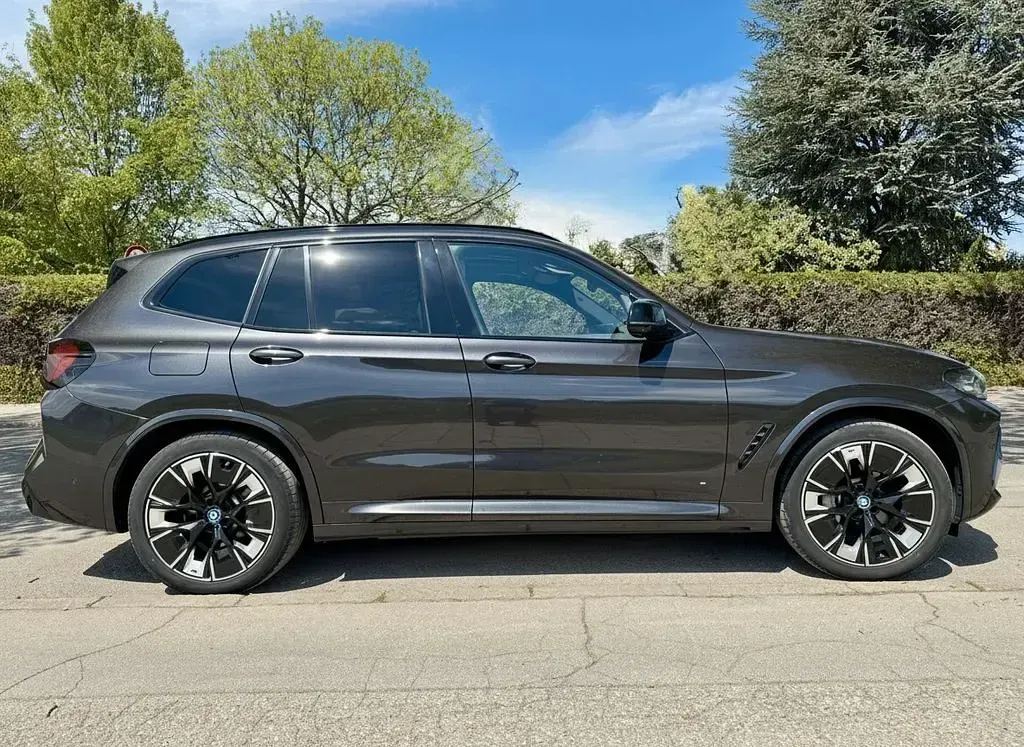Gebraucht BMW iX3 Shadowline 210 kW (286 PS) 2022 Grau SUV