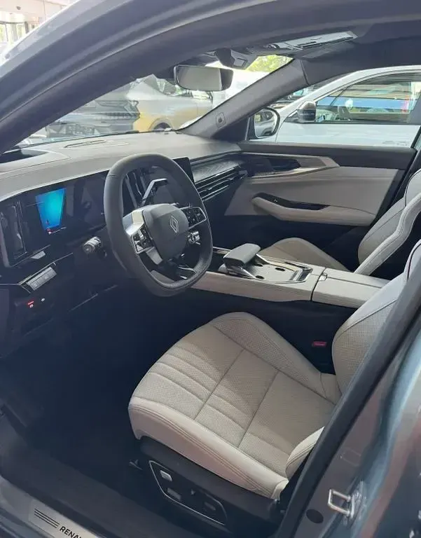 Gebraucht Renault Espace 200 PS (147 kW) 2025 Silber SUV