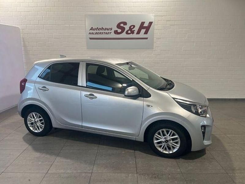 Silber Gebraucht 2022 Kia Picanto DREAM-TEAM Edition Kleinwagen | 12.350 € (Fairer Preis) - Bild 1/4