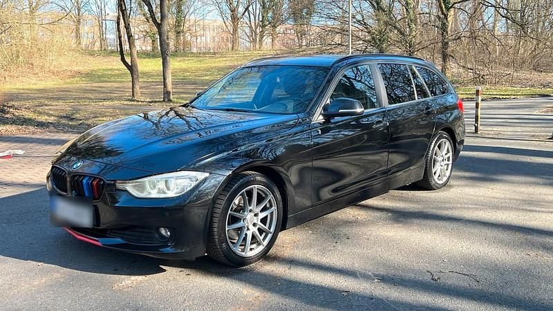 Gebraucht BMW 318 143 PS (105 kW) 2013 Schwarz Kombi