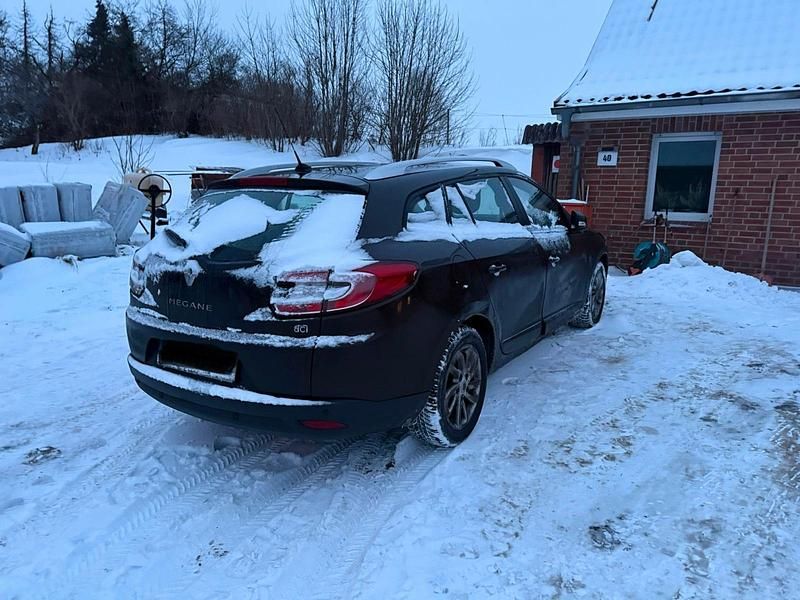 Gebraucht Renault Mégane GrandTour 110 PS (80 kW) 2014 Violet Kombi