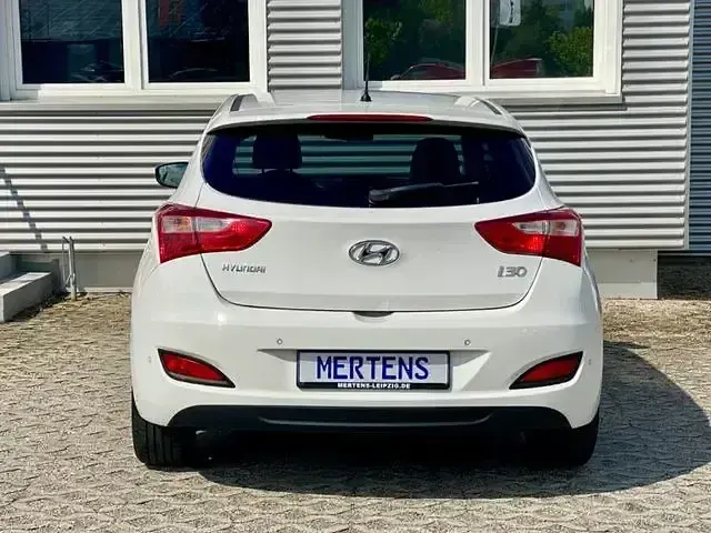 Gebraucht Hyundai i30 135 PS (99 kW) 2013 Weiß Coupé