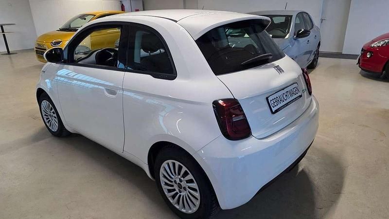 Gebraucht Fiat 500e 86 kW (118 PS) 2023 Arktis weiß Limousine