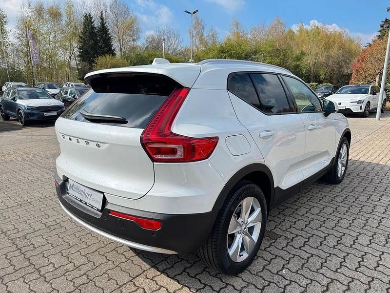 Gebraucht Volvo XC40 Core 163 PS (119 kW) 2025 Weiß SUV