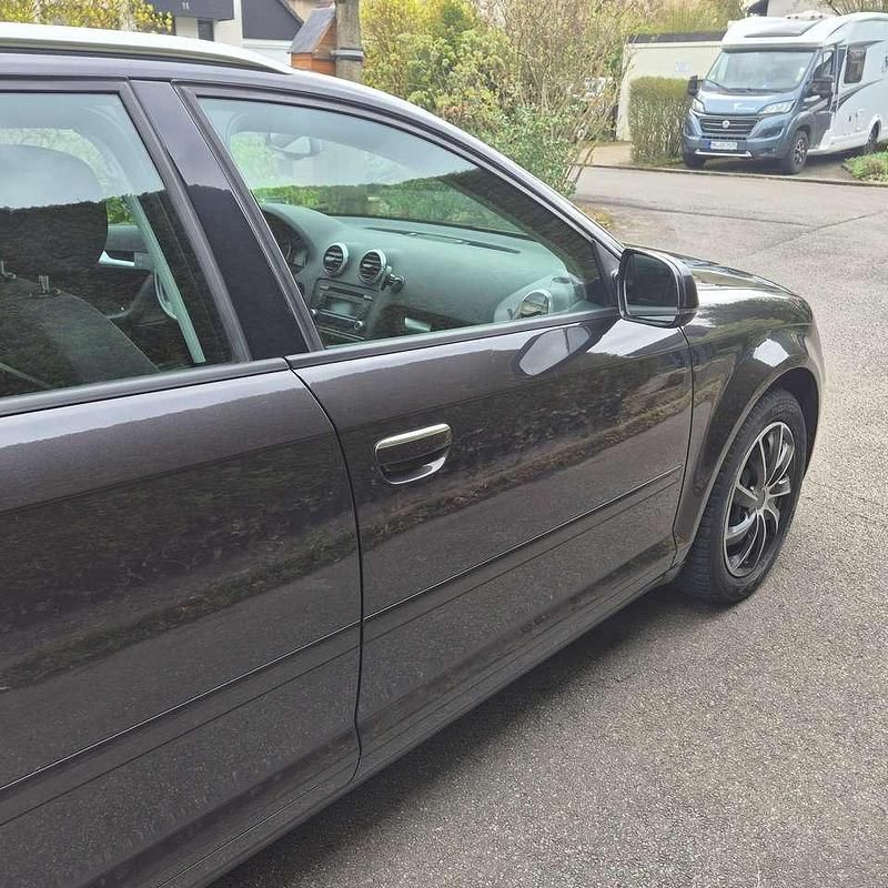 Gebraucht Audi A3 Ambiente 125 PS (91 kW) 2012 Grau Kleinwagen