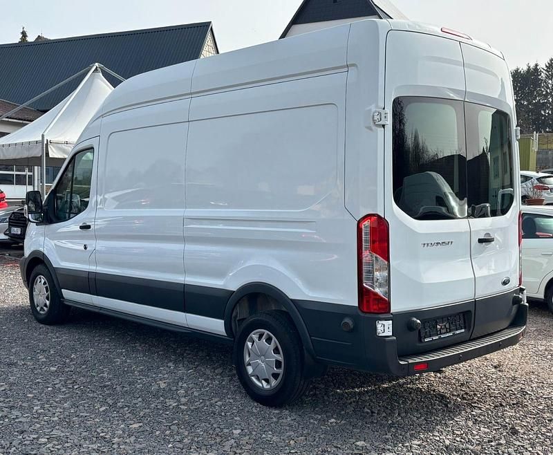 Gebraucht Ford Transit Trend 131 PS (96 kW) 2019 Weiß Van / Kleinbus