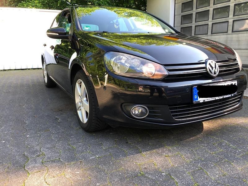 Schwarz Gebraucht 2010 VW Golf VI Limousine | 5.000 € - Bild 1/4