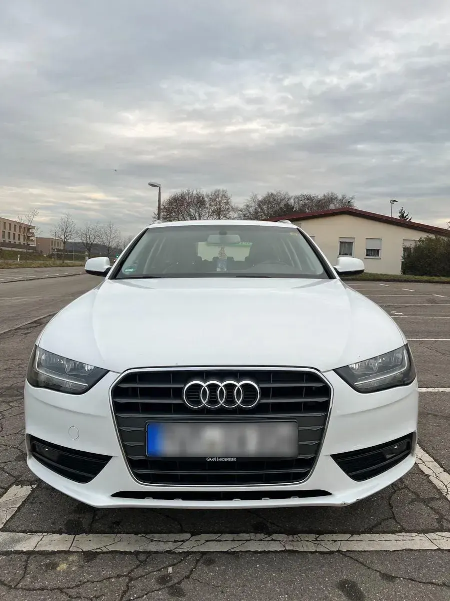 Gebraucht Audi A4 150 PS (110 kW) 2015 Weiß Kombi