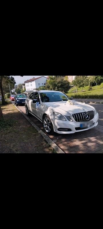Gebraucht Mercedes E200 AMG 136 PS (100 kW) 2013 Weiß Limousine