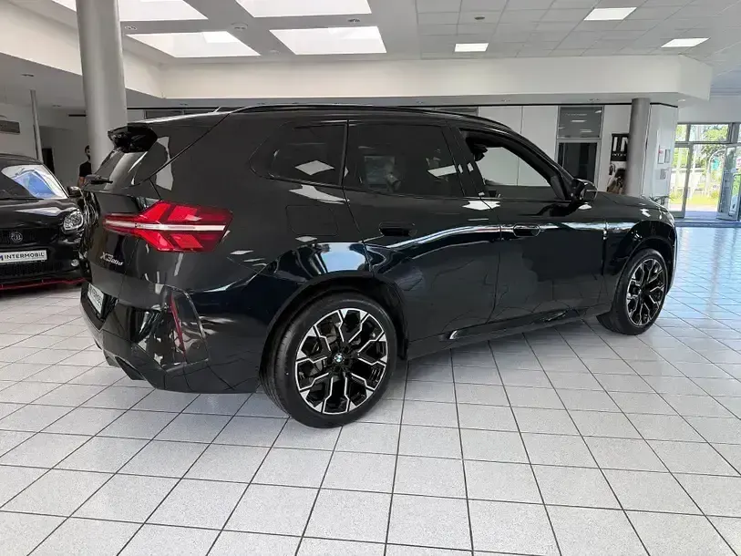 Gebraucht BMW X3 M Sport 197 PS (144 kW) 2025 Black sapphire metallic SUV