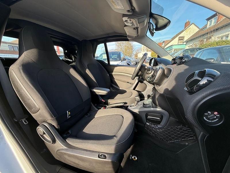 Gebraucht Smart ForTwo Cabrio Passion 90 PS (66 kW) 2017 Rot Cabrio