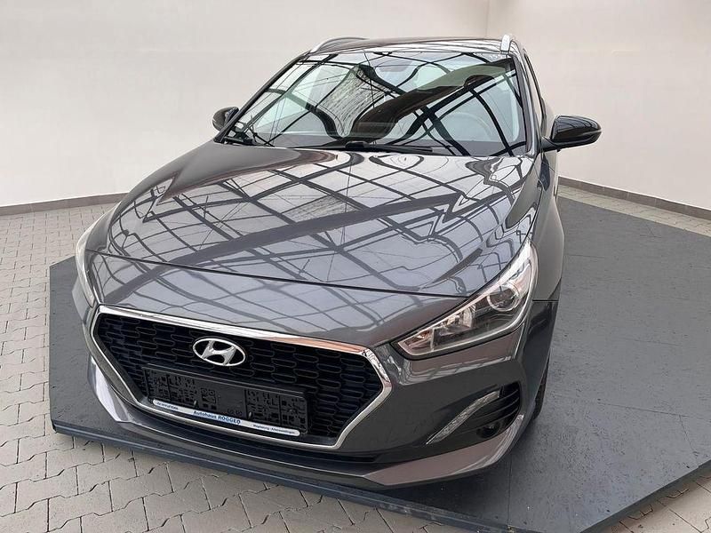 Grau Gebraucht 2019 Hyundai i30 YES! Kombi | 12.490 € (Etwas zu teuer) - Bild 1/4