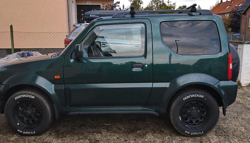 Grün Gebraucht 2008 Suzuki Jimny Club SUV | 7.800 € (Guter Preis) - Bild 1/4
