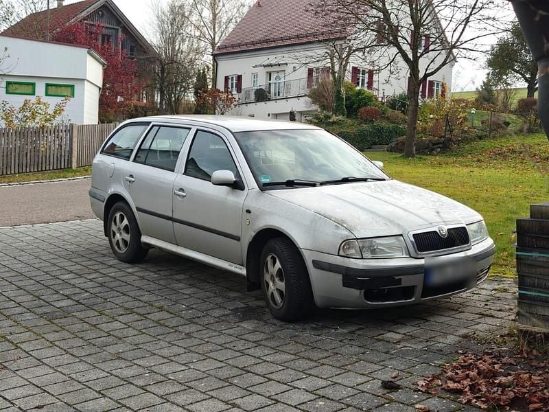 Silber Gebraucht 2000 Skoda Octavia Kombi | 600 € (Superpreis) - Bild 1/3