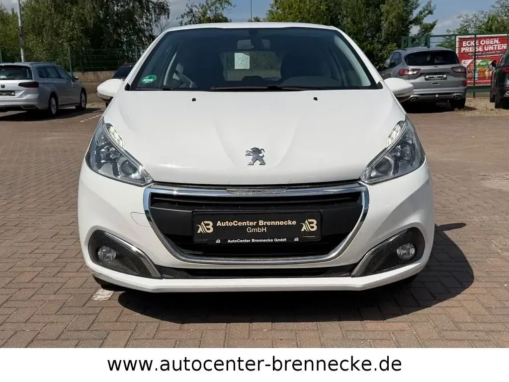 Gebraucht Peugeot 208 Active 68 PS (50 kW) 2016 Weiß Kleinwagen