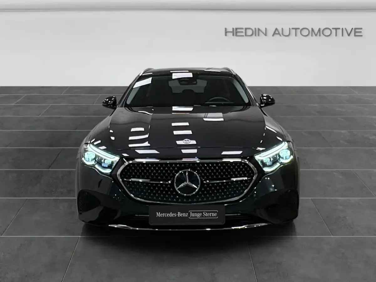 Gebraucht Mercedes E300 Avantgarde 204 PS (150 kW) 2025 Szary Kombi