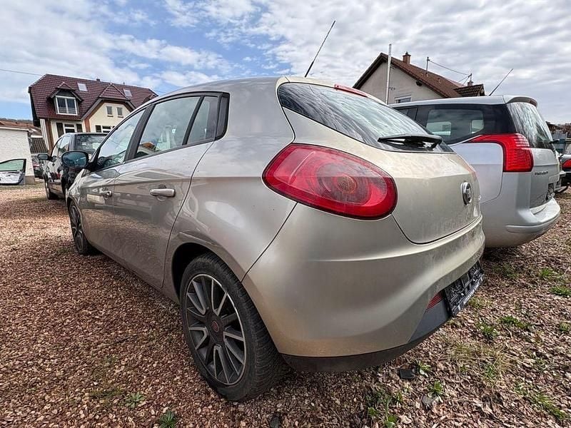 Gebraucht Fiat Bravo Dynamic 120 PS (88 kW) 2009 Gold Kleinwagen