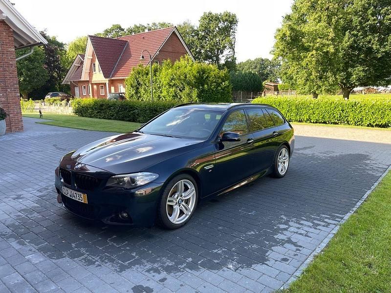 Schwarz Gebraucht 2015 BMW 530 Performance Kombi | 18.500 € - Bild 1/4