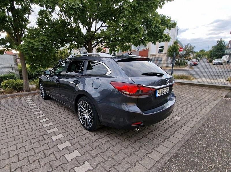 Grau Gebraucht 2014 Mazda 6 Center-Line Limousine | 5.399 € (Fairer Preis) - Bild 1/4