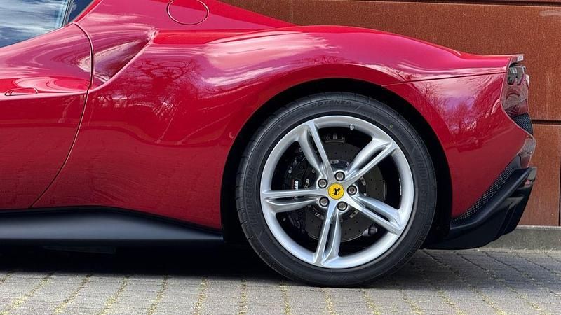 Neu Ferrari 296 829 PS (609 kW) 2025 Rot