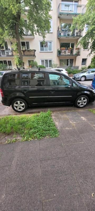 Schwarz Gebraucht 2008 VW Touran Van / Kleinbus | 4.200 € (Fairer Preis) - Bild 1/4