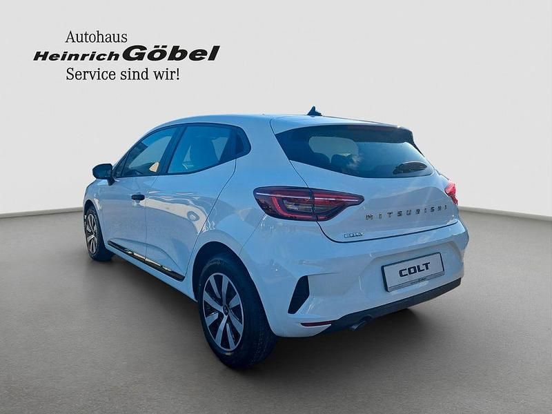 Gebraucht Mitsubishi Colt Basis 67 PS (49 kW) 2024 Weiß Limousine