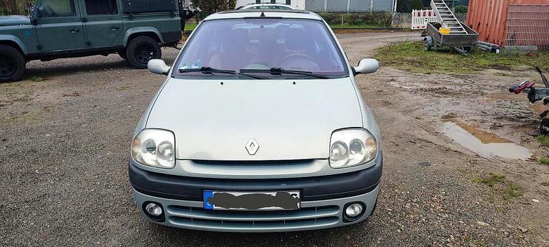 Grau Gebraucht 1999 Renault Clio II Initiale Kleinwagen | 300 € (Superpreis) - Bild 1/4