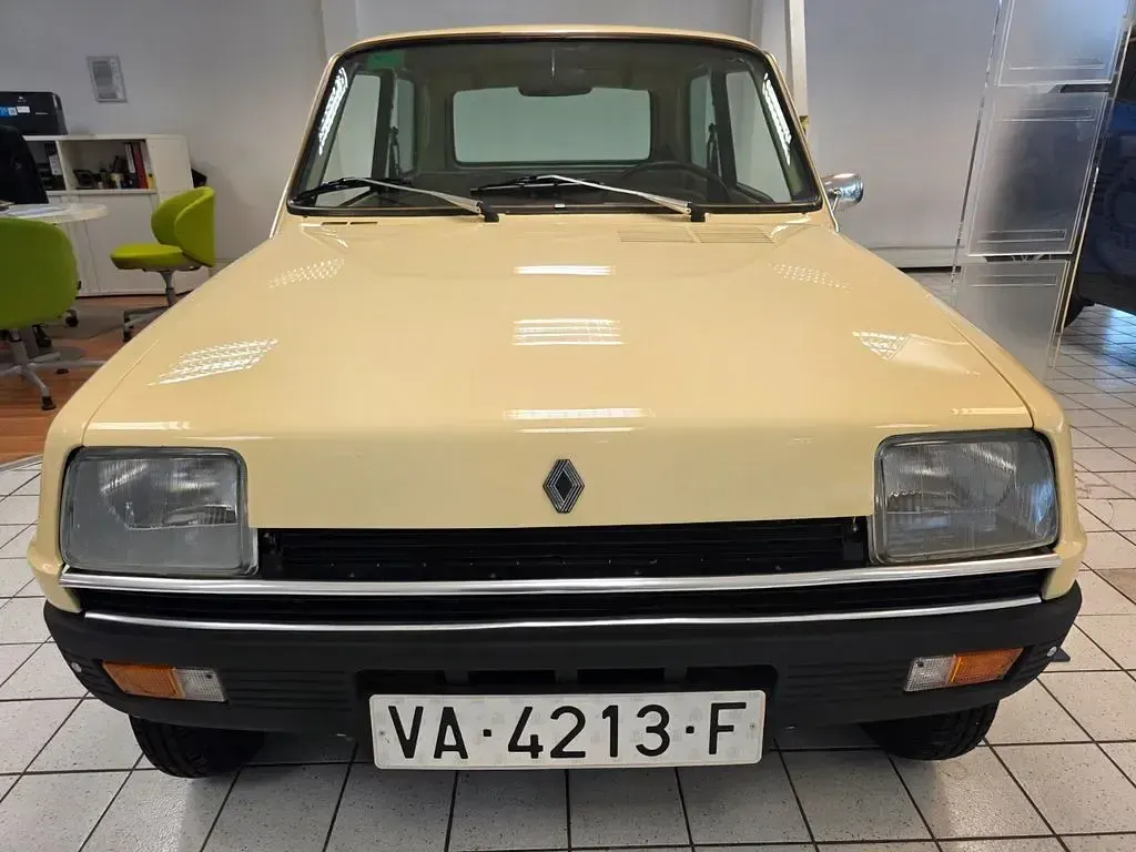 Używany Renault R5 45 KM (33 kW) 1977 Beżowy Hatchback
