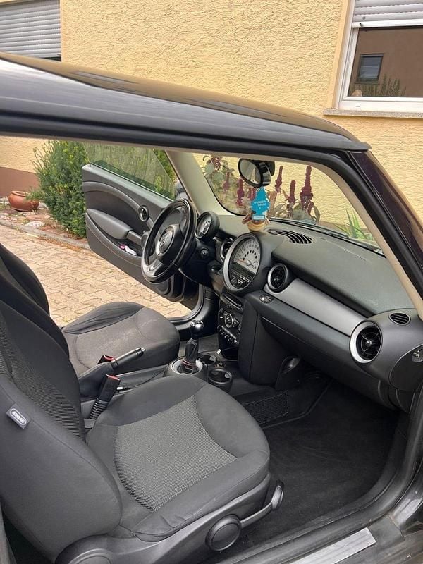 Gebraucht Mini ONE 75 PS (55 kW) 2011 Schwarz Kleinwagen