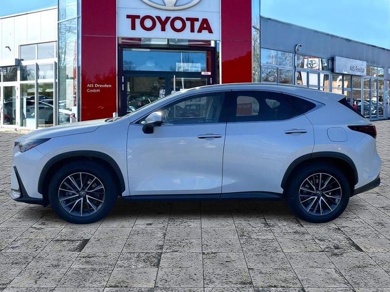 Gebraucht Lexus NX450h+ Business Edition 309 PS (227 kW) 2022 Titaniumweiß SUV
