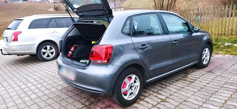 Grau Gebraucht 2009 VW Polo Kleinwagen | 4.200 € - Bild 1/4
