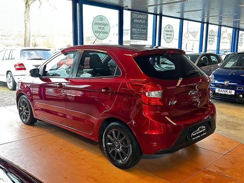 Rot Gebraucht 2017 Ford Ka Plus Cool & Sound Edition Kleinwagen | 8.290 € (Fairer Preis) - Bild 1/3