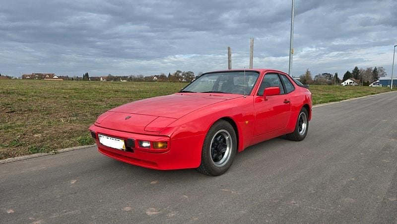 Rot Gebraucht 1982 Porsche 944 Coupé | 12.944 € - Bild 1/4