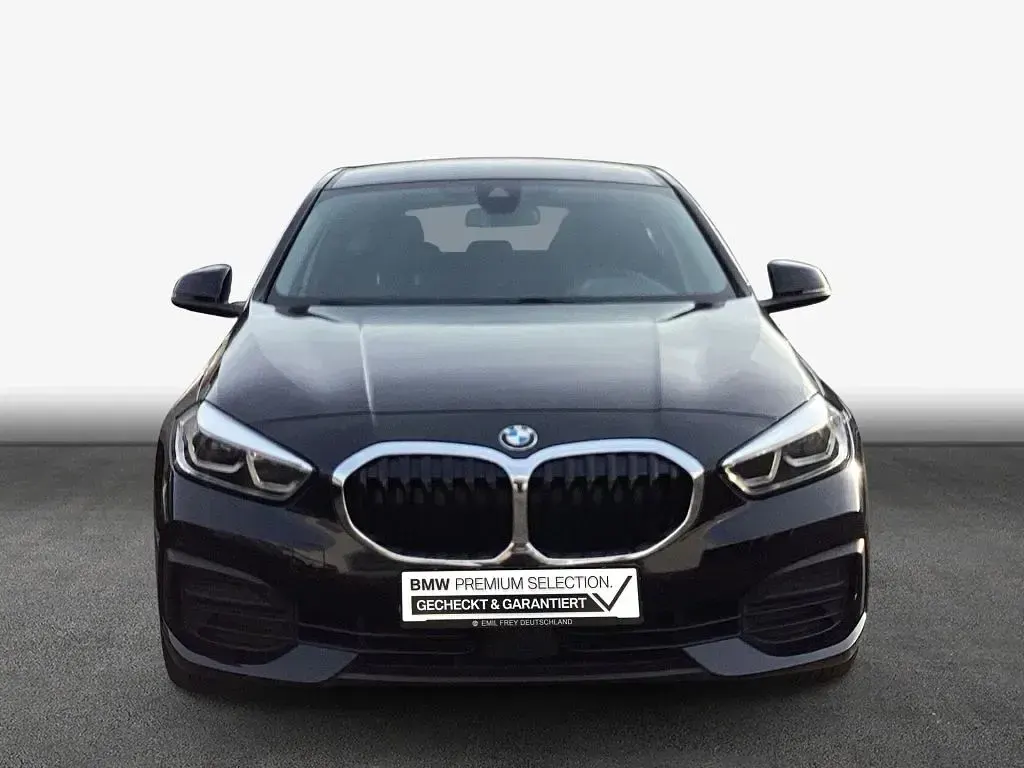 Gebraucht BMW 118 Advantage 150 PS (110 kW) 2022 Saphirschwarz metallic Kleinwagen