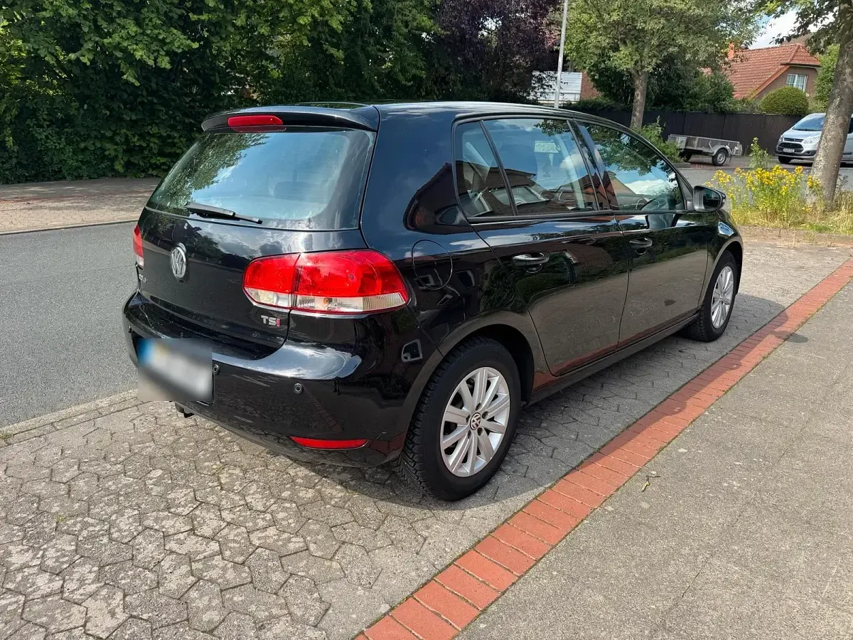Gebraucht VW Golf VI 122 PS (89 kW) 2010 Schwarz Kleinwagen