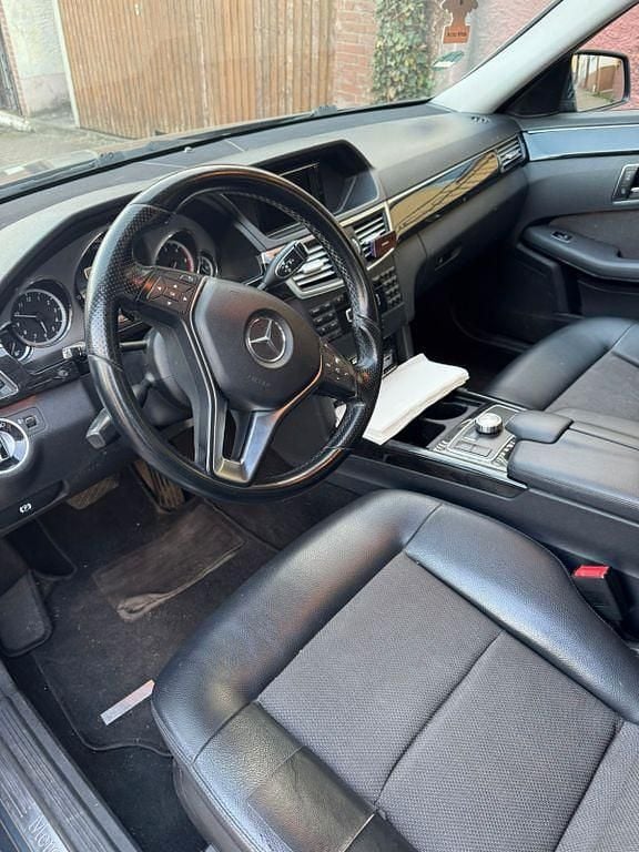 Gebraucht Mercedes E250 204 PS (150 kW) 2012 Grau Limousine