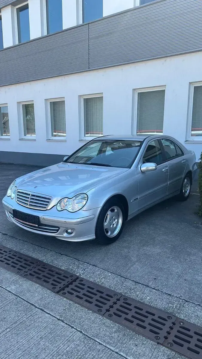 Gebraucht Mercedes C200 Sport Edition 122 PS (89 kW) 2007 Silber Limousine